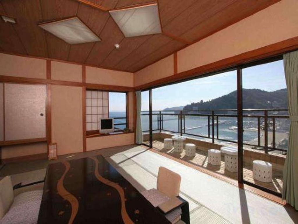 Tsukino Sumika Atami Juraku Hotel Exterior foto