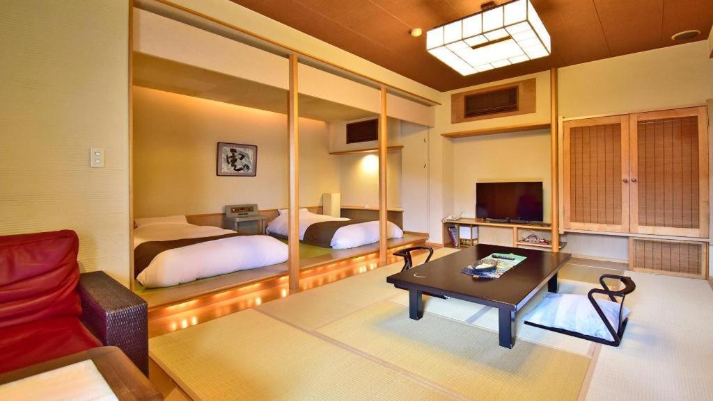 Tsukino Sumika Atami Juraku Hotel Exterior foto